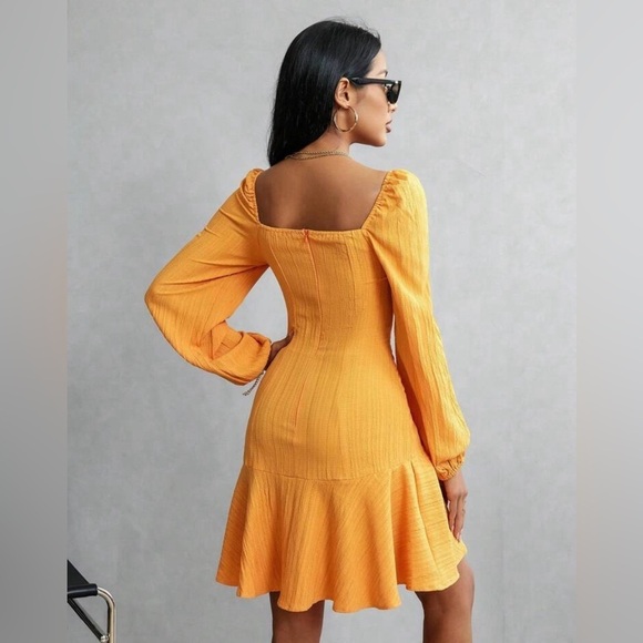 ✨Vibrant Marigold Pleated Dress with Button Front and Bishop Sleeves SZ Small💕✨ - Picture 4 of 5